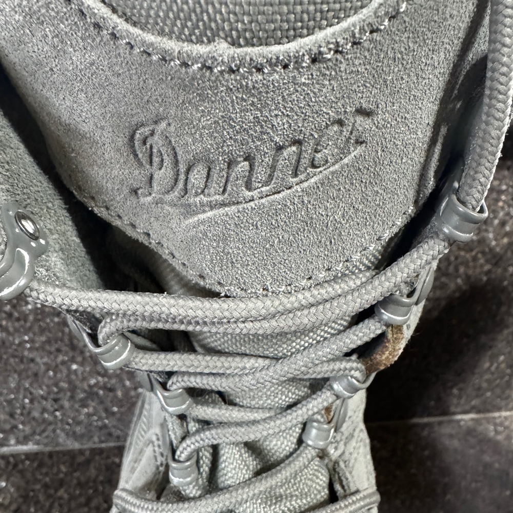 Men’s Danner Boots. Safety Toe, Waterproof. Size 10. Like New.